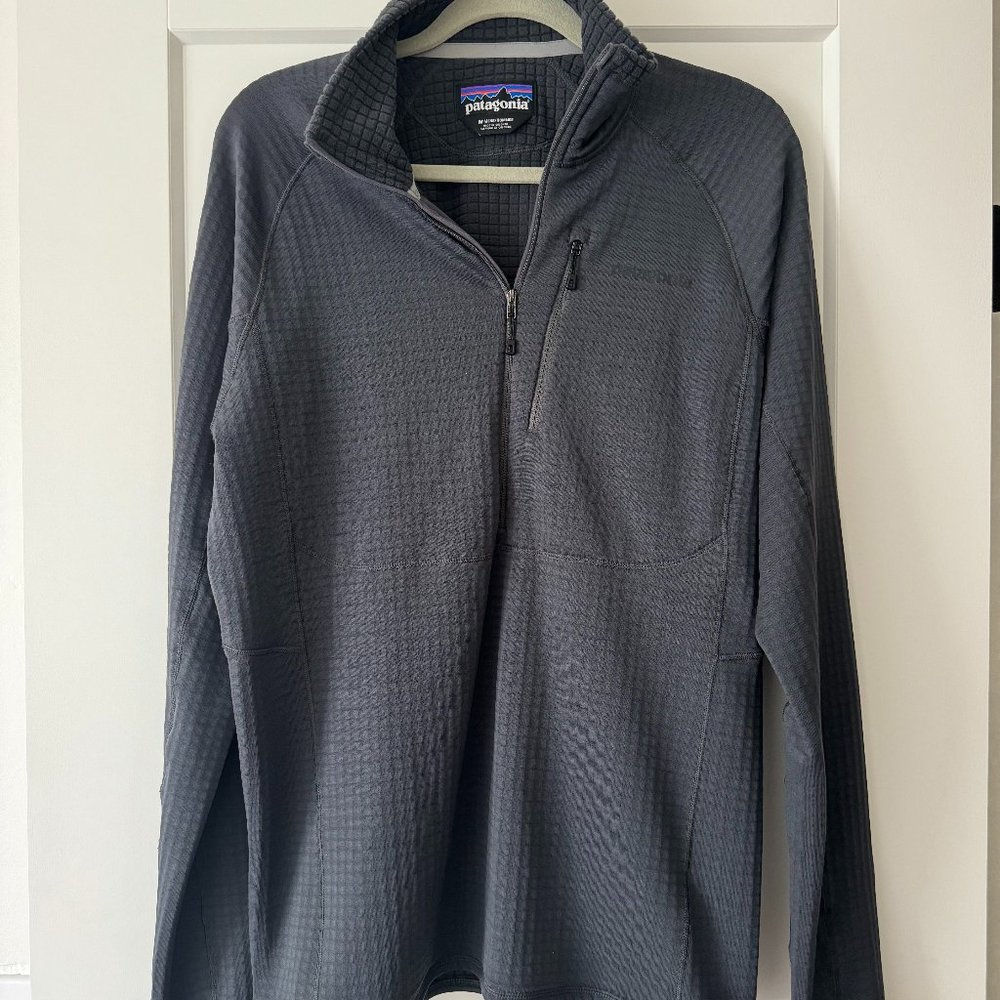 Men's Patagonia Lightweight Zip Neck Pullover - M, Gently Worn
